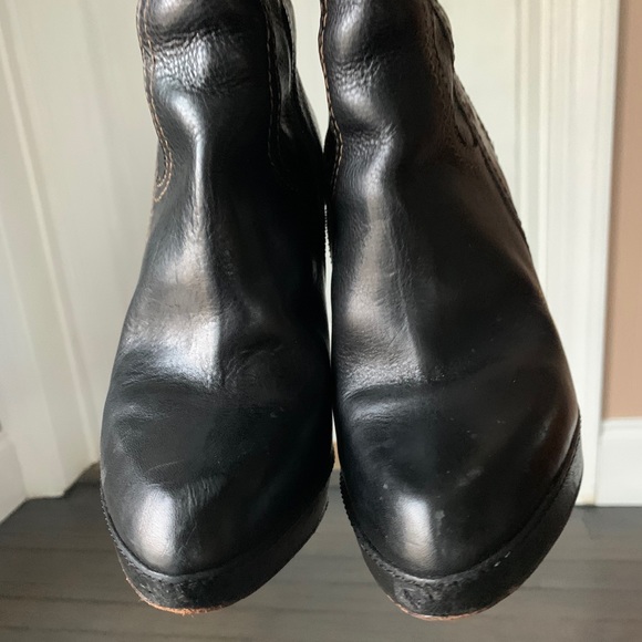 Frye Heidi Black Buckle Leather Zip Heeled Boots - Picture 7 of 15